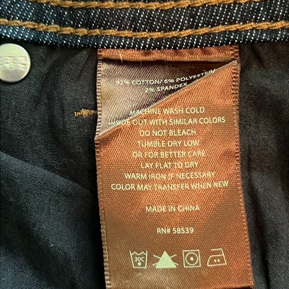 Kut From The Kloth Cameron Straight Leg Mid Rise NWT Size 0 - Picture 10 of 16